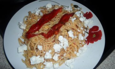 omelete me makaronia